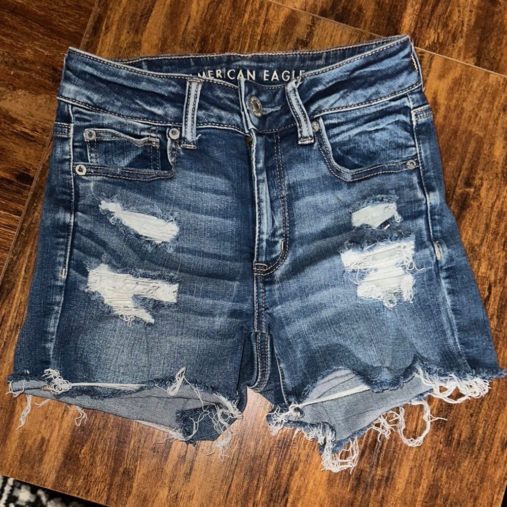 NWOT American Eagle Outfitters Women's Blue Distressed Denim Shorts